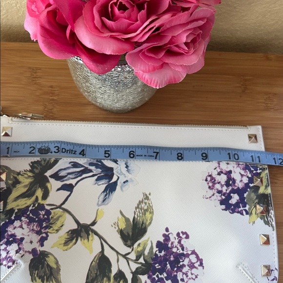 White House Back Market floral studded wristlet clutch - Picture 2 of 9